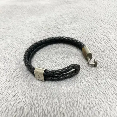 질스튜어스 팔찌