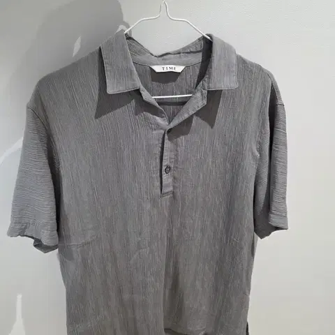 21 타임옴므 하프 슬리브 칼라 탑