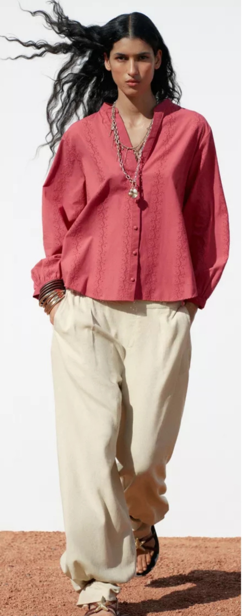 새상품) 자라 펀칭 자수 블라우스