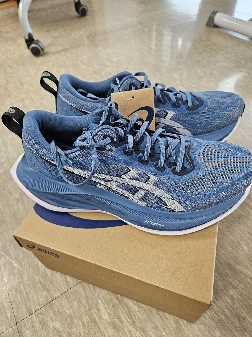 아식스 슈퍼블라스트2 런닝화(265)