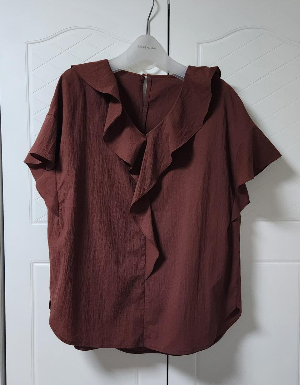 LIST 리스트 프릴 반팔 블라우스 66 *거의새것*