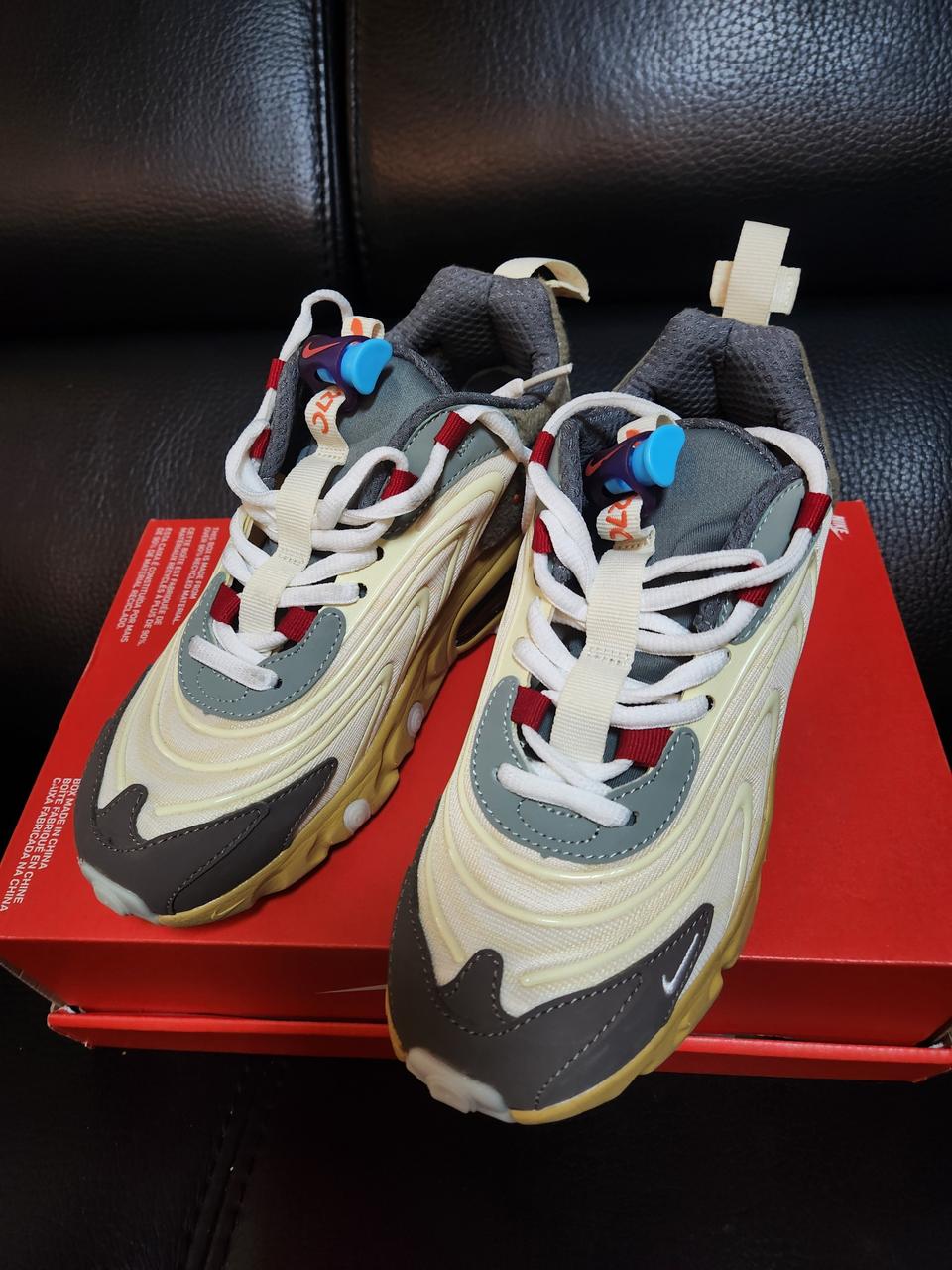 나이키 X 트래비스 스캇 에어맥스 270리액터 (240)