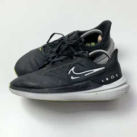 [250/정품] 나이키 에어 윈플로 9 쉴드 운동화 런닝화 러닝화