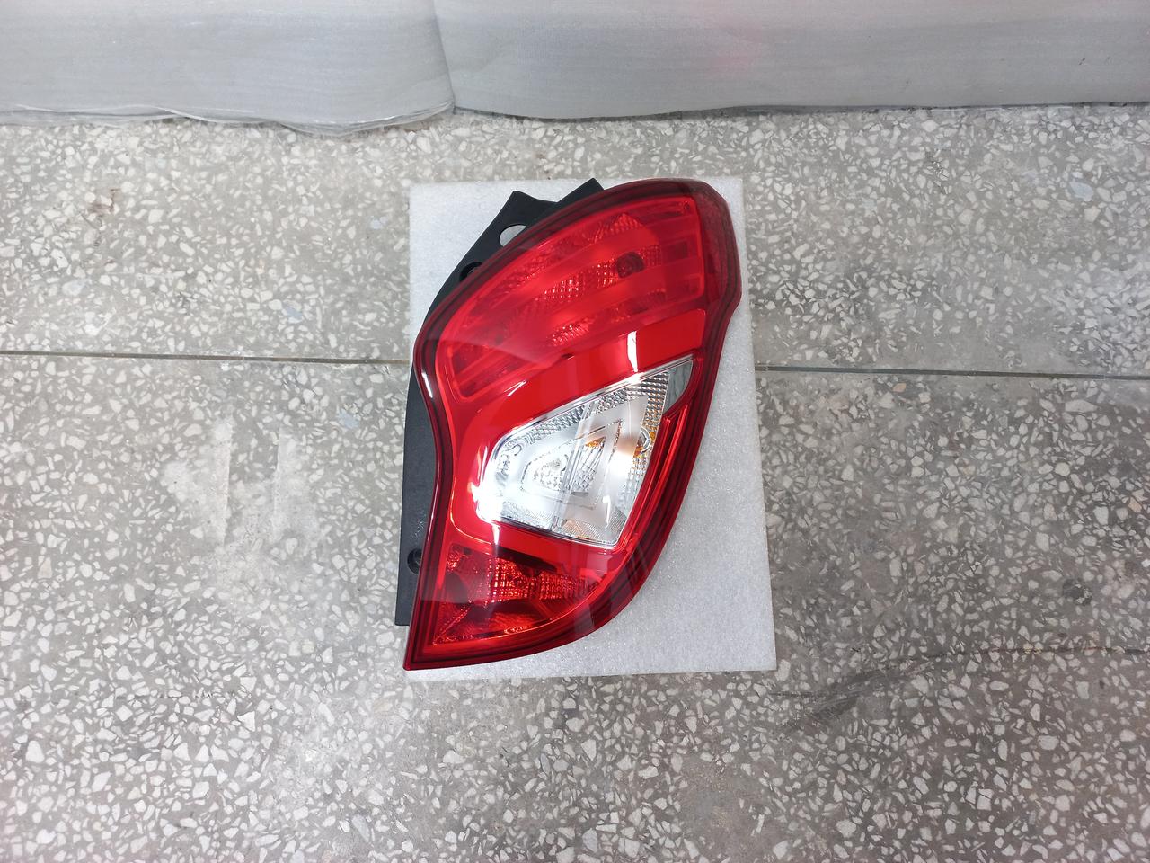 뉴코란도C 뉴스타일코란도C 조수석 면발광 후미등