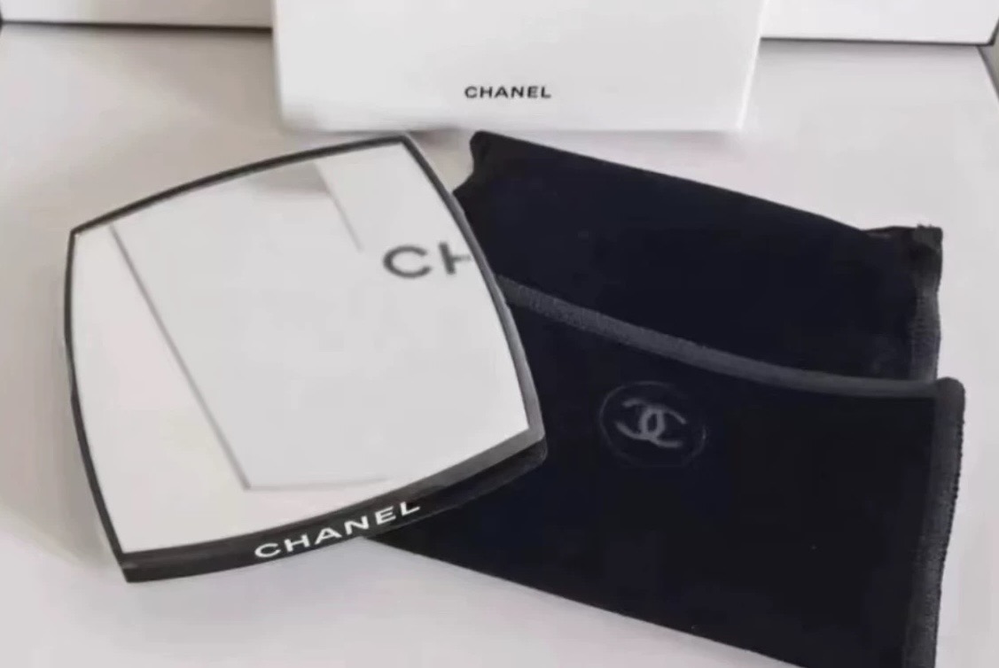 샤넬 양면 포켓 거울 휴대용