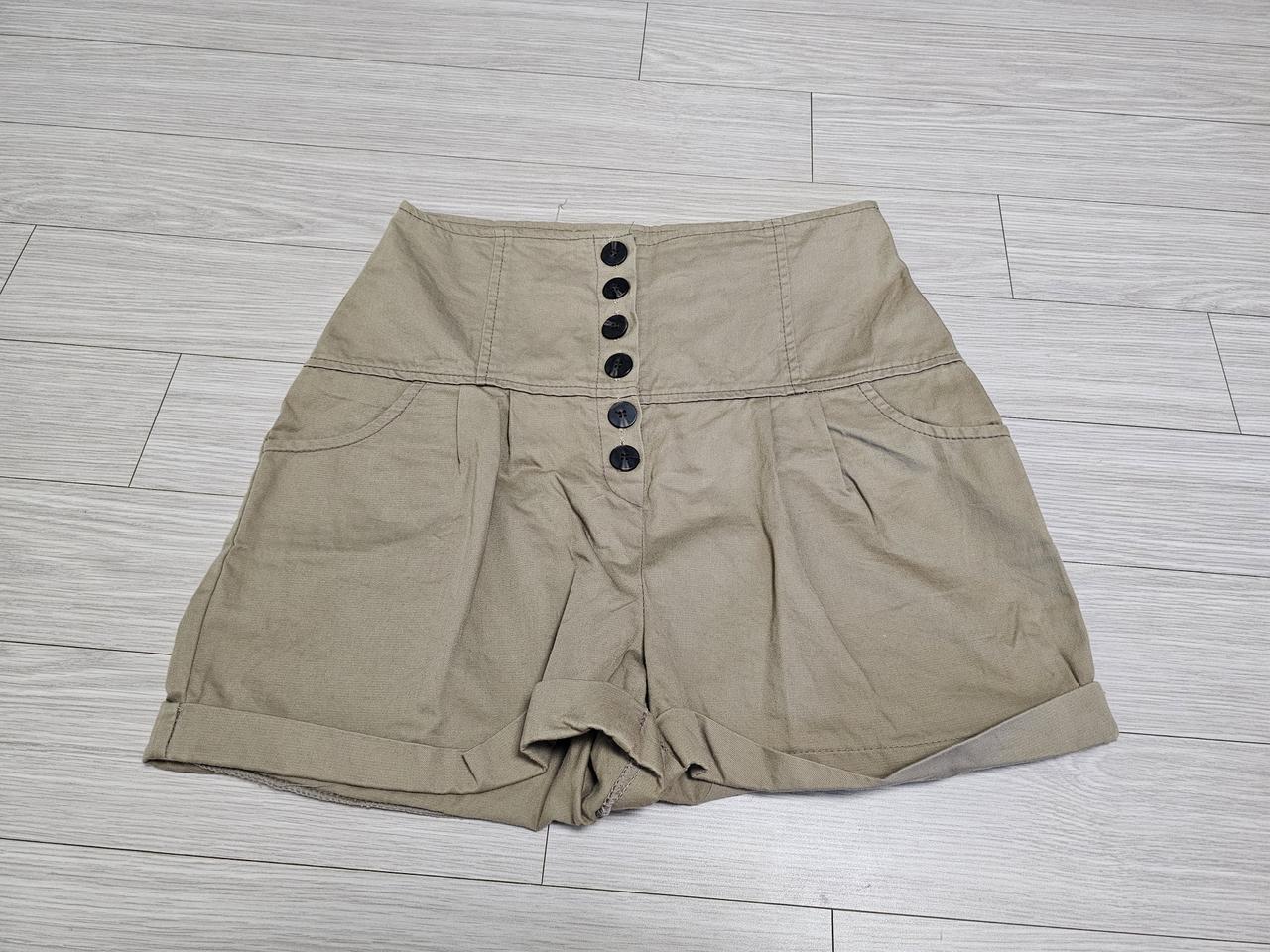 버튼 디테일 반바지 M