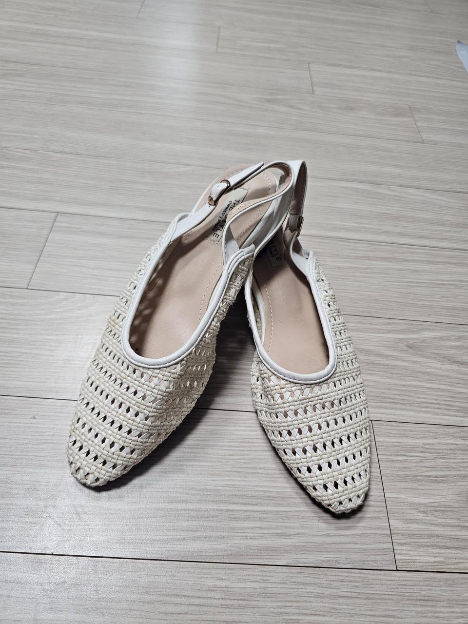 아이보리 여성 샌들 250