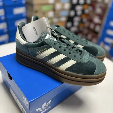 250 아디다스 스니커즈 가젤 볼드 미드그린 IG4391