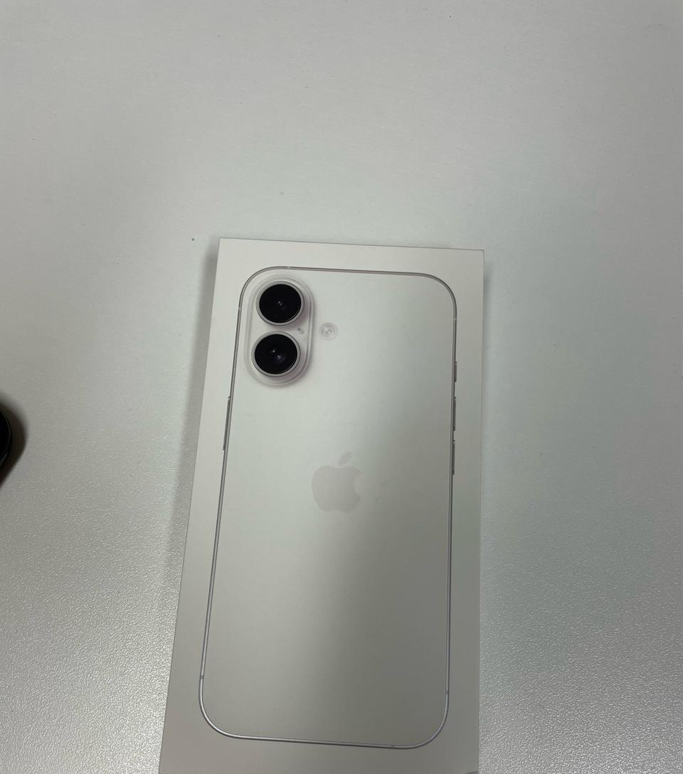 아이폰16 128GB 화이트 자급제 미개봉