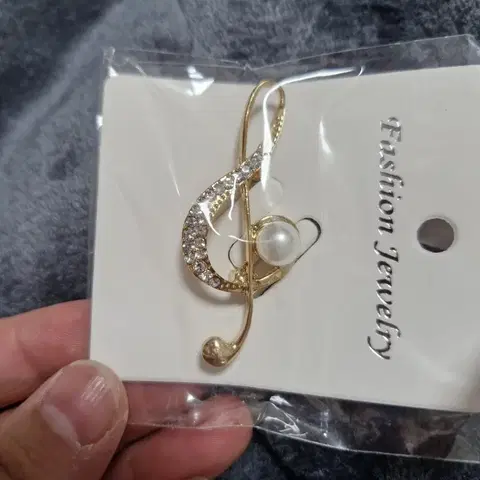 높은음자리표 진주 큐빅 브로치 새상품