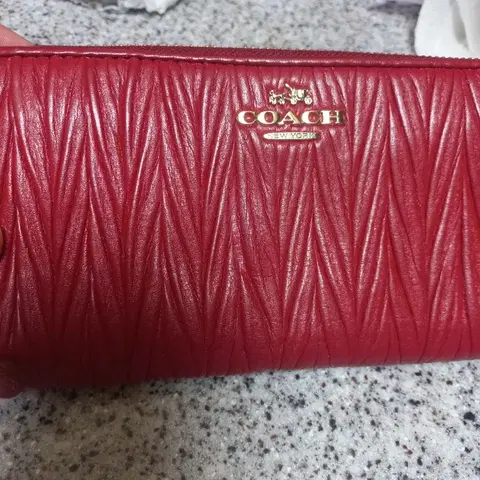 코치 장지갑 레드