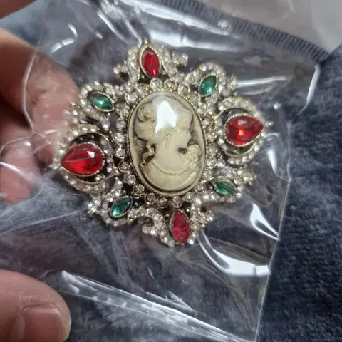 고풍스런 엔틱 브로치 새상품