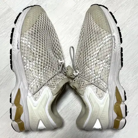 (리셀가88만원) 아식스x비비안웨스트우드 젤카야노26 운동화 버치 화이트