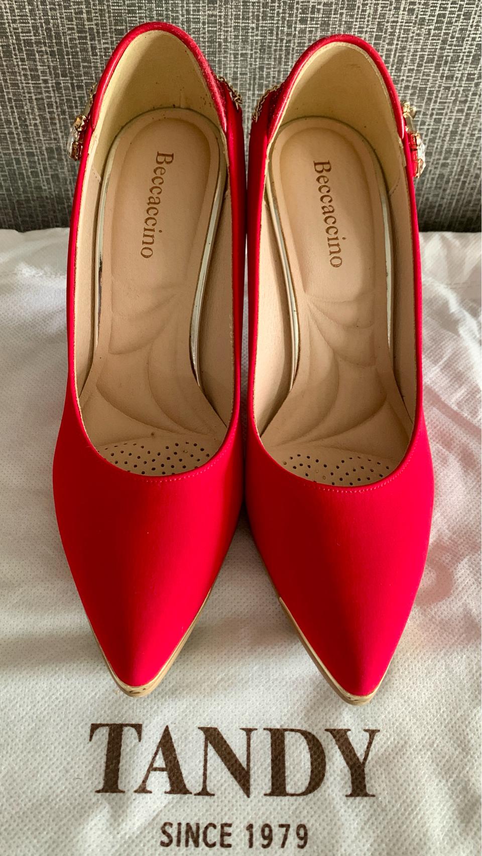 탠디 TANDY 베카치노 레드 스틸레토 힐 하이힐 공단 펌프스 빨강 구두
