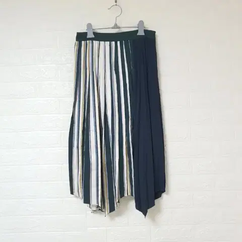 구호 KUHO 언발란스 투블럭 플리츠 스커트 사이즈 55