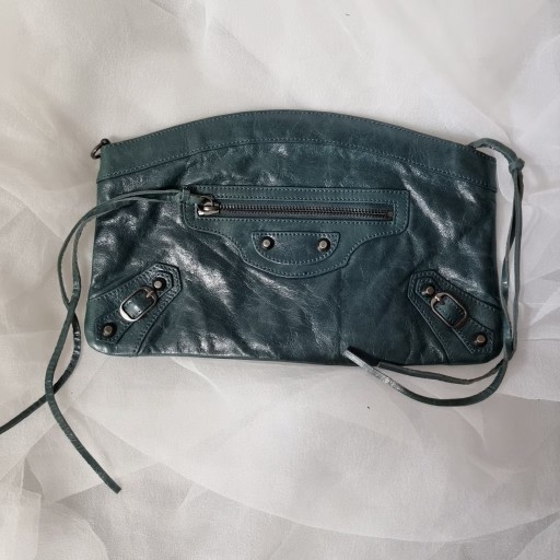 발렌시아가 모터백 클러치 청록색