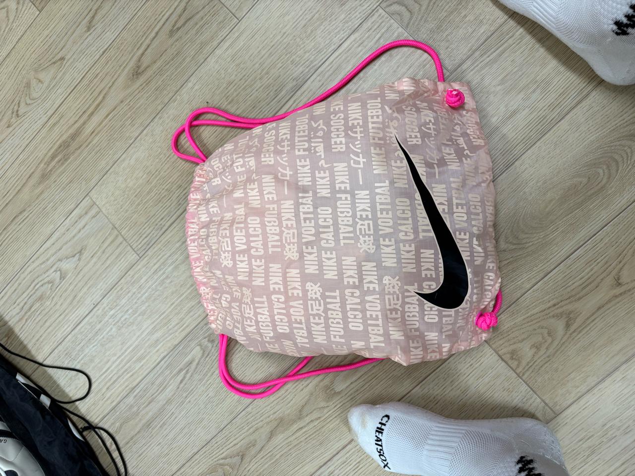 나이키 팬텀 GX 축구화