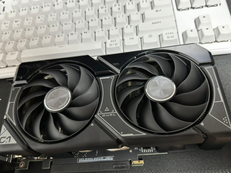 rtx2080 팬에 조금 하자있음