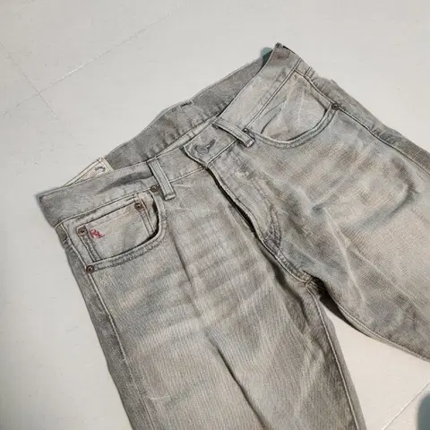 폴로랄프로렌 설리번 슬림 스트레이트진