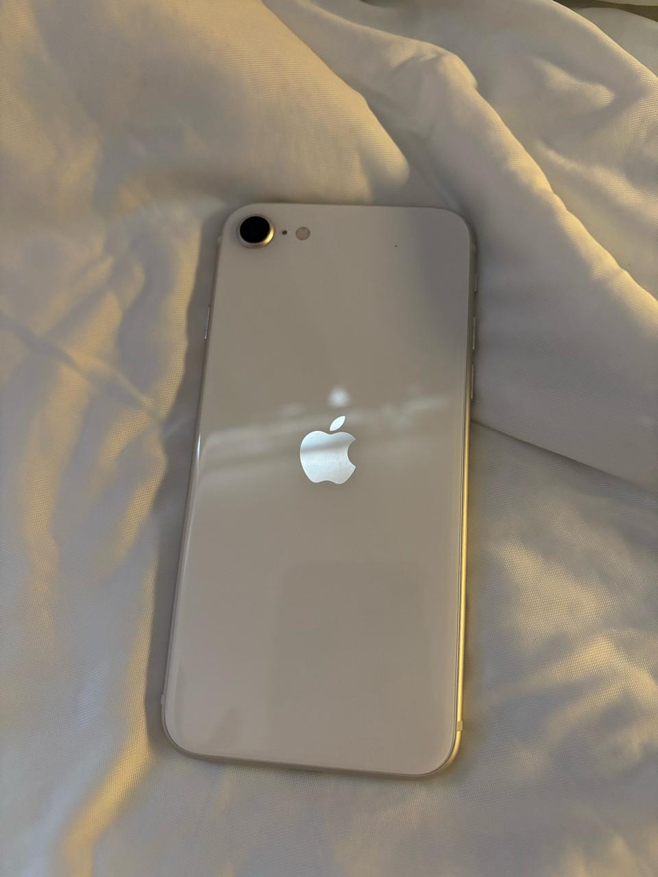 아이폰 se3 128GB 화이트 팔아요