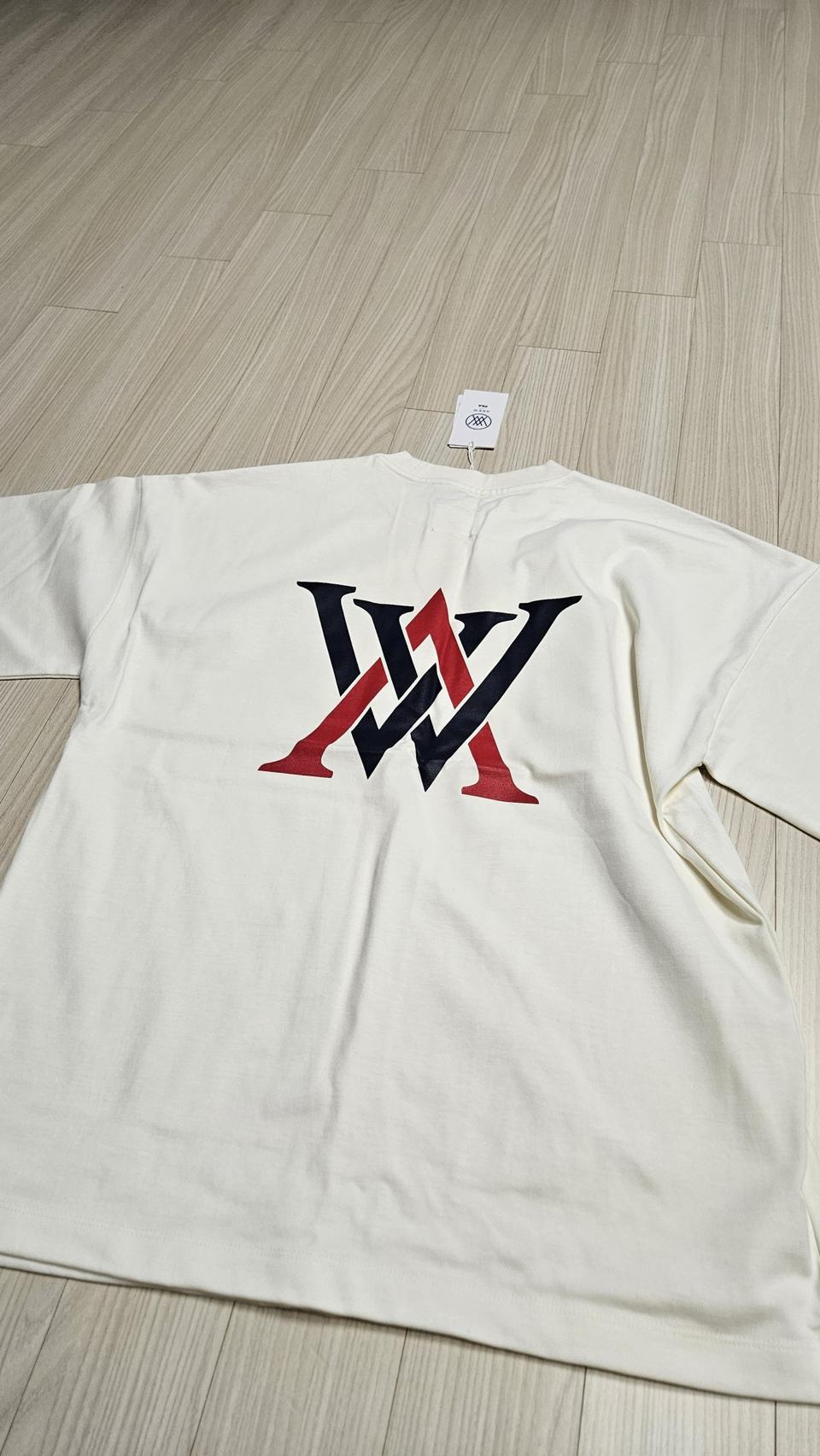 휠라 X 어뉴 콜라보 반팔티