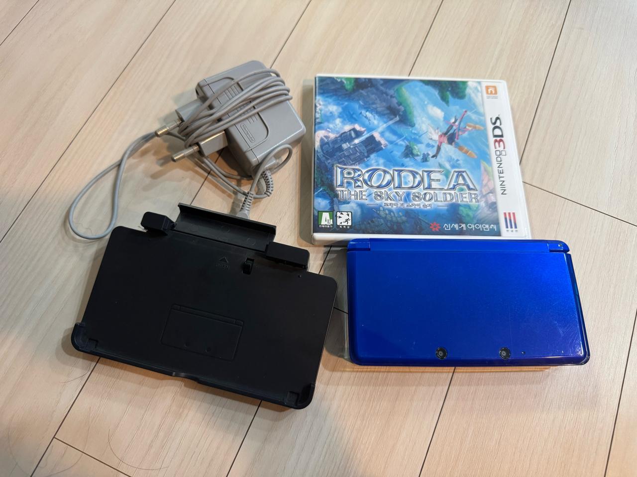 닌텐도 3ds 구작다수 + 충전기 + 펜 + 거치대 + 게임칩 일괄판매