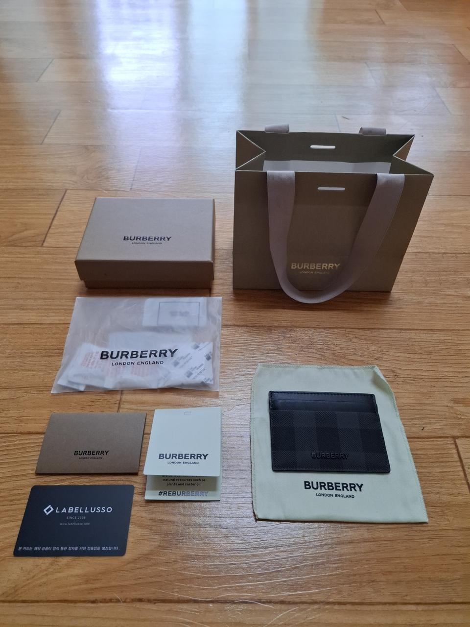 버버리 체크가죽 카드지갑 새상품급