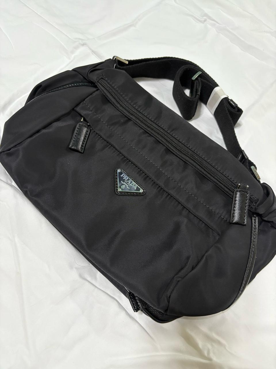 프라다 바이커백 이서진 크로스백