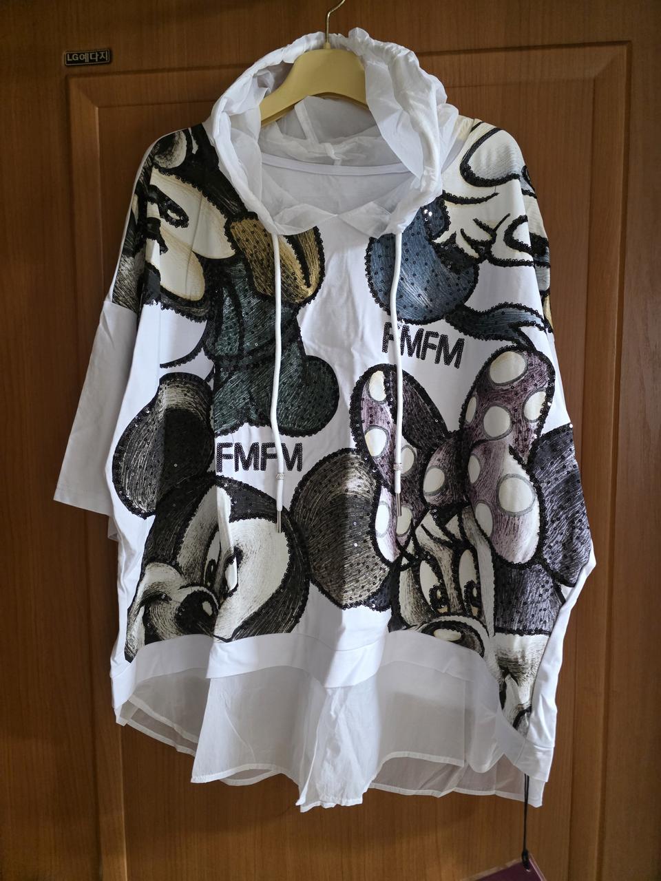 정말 화려&특이한 미키마우스 스팽글 후드 셔츠겸 블라우스