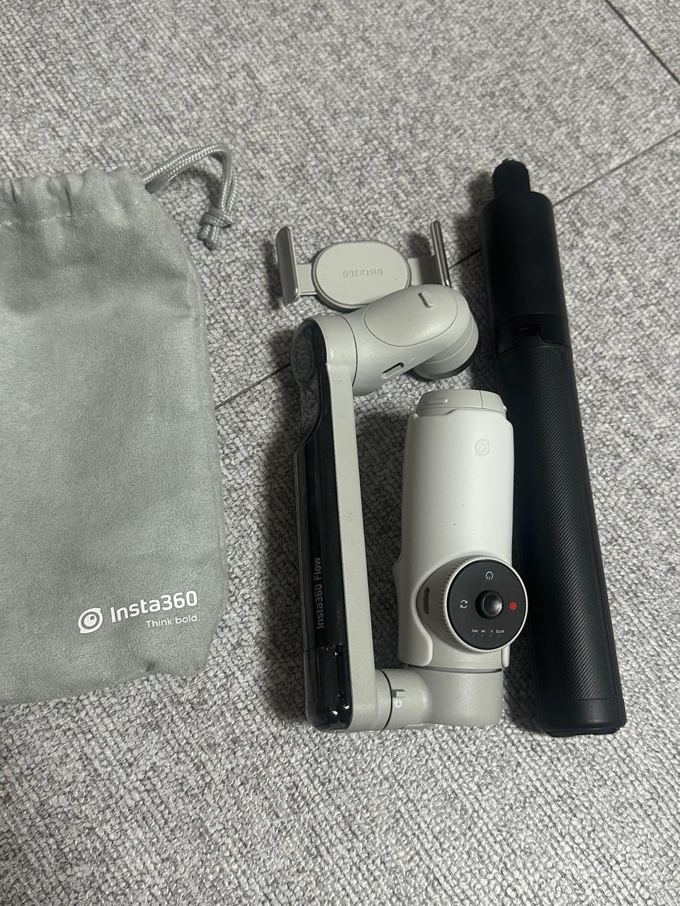 [거의 새제품] 인스타360 플로우 짐벌 + 삼각대 세트 / 1회 사용
