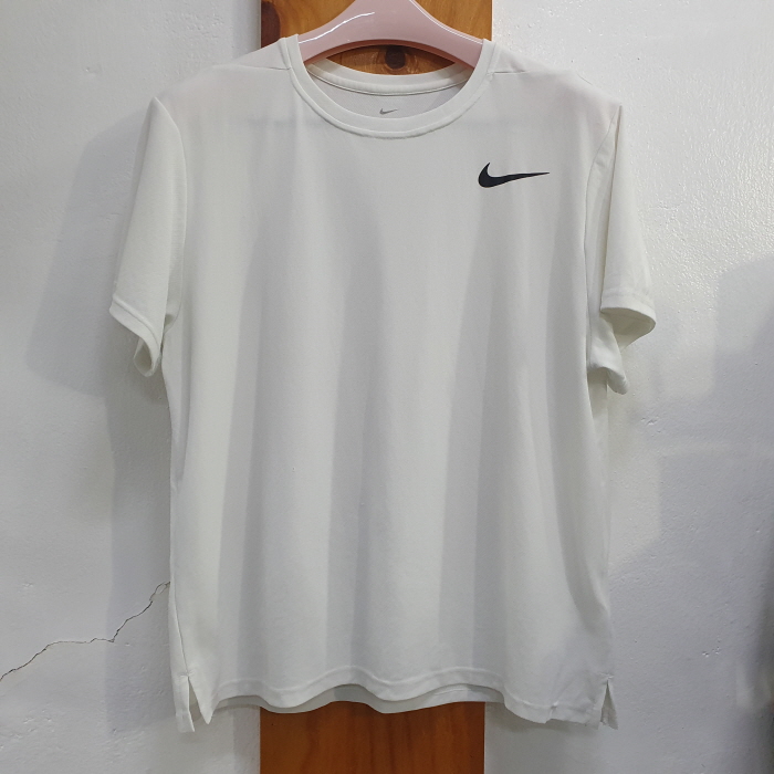 나이키 DRI-FIT 반팔 라운드티(110)