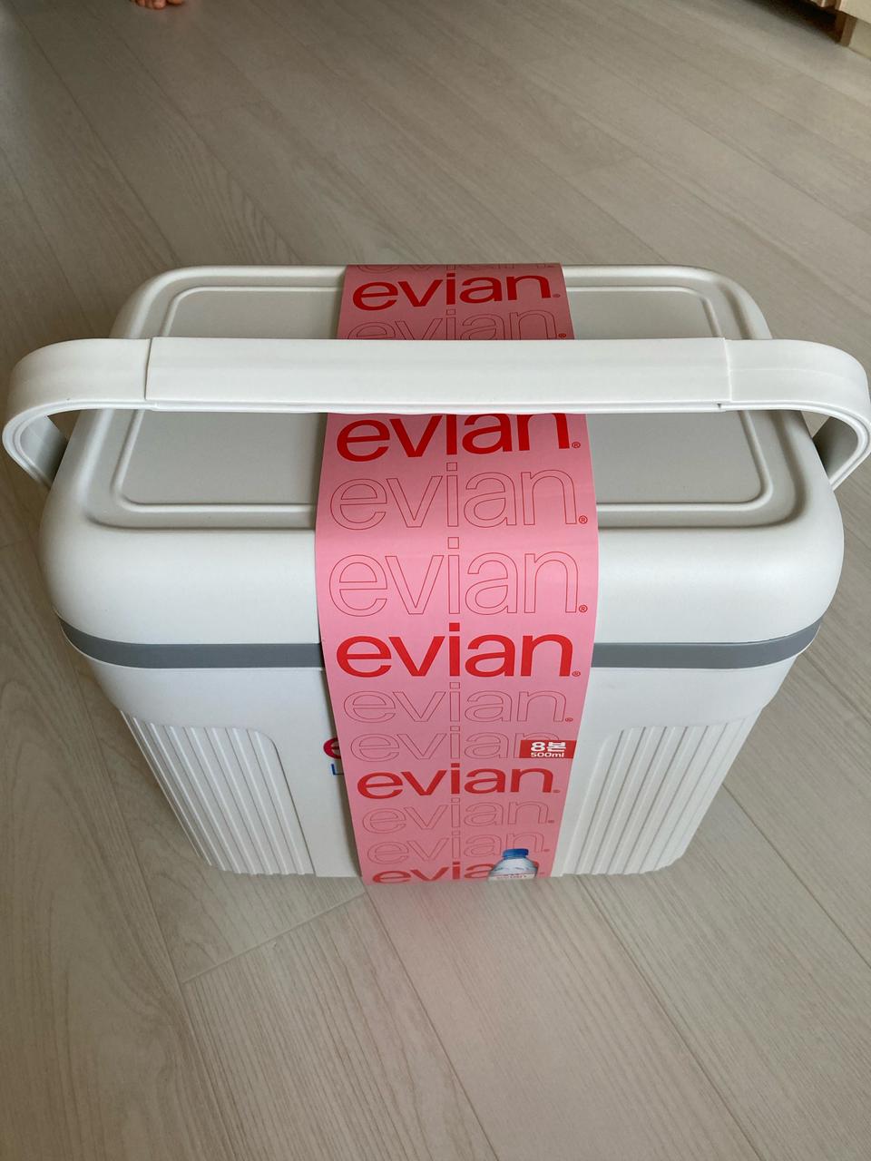 미사용 새제품) 에비앙 아이스박스 33*23*30