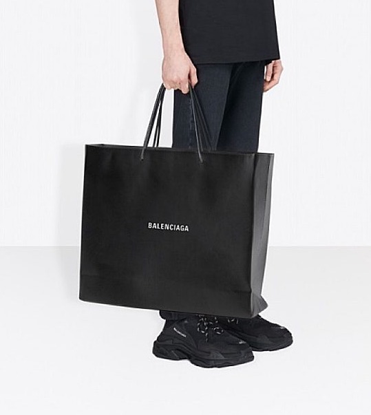 발렌시아가 쇼퍼백 라지 삽니다.구매 도트백