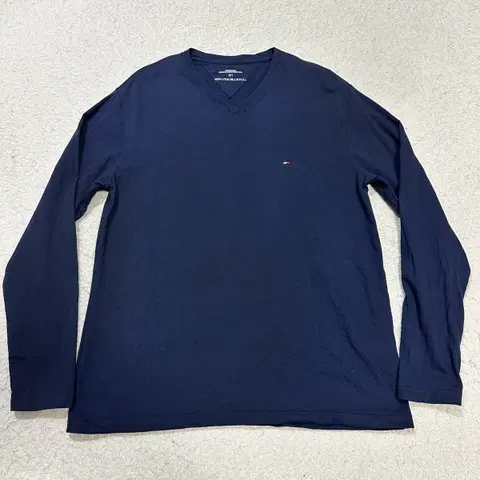 타미힐피거 긴팔티 브이넥 L