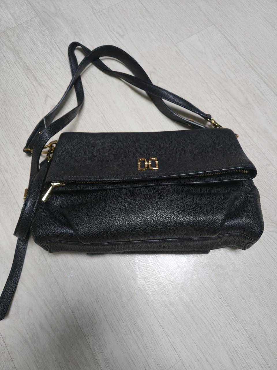 닥스정품, 블랙 가죽 여성크로스백(거의새것)무료배송