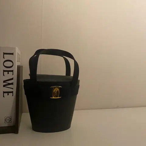 FERRAGAMO /빈티지 페라가모 다크네이비 리자드 버킷백 / 복조리백