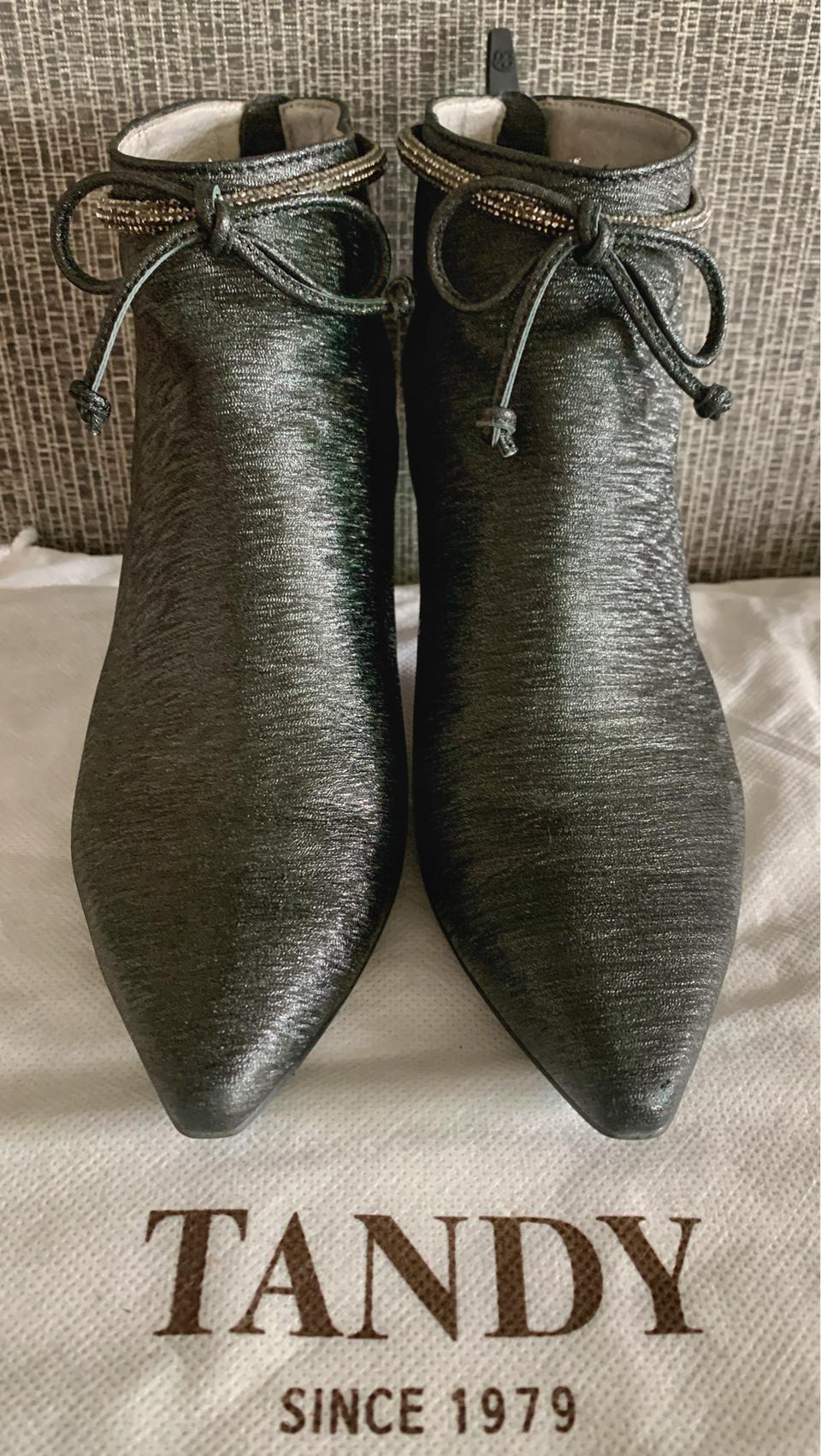 탠디 TANDY 앵클 부츠 메탈릭 블랙 리본 장식 부티 구두 235