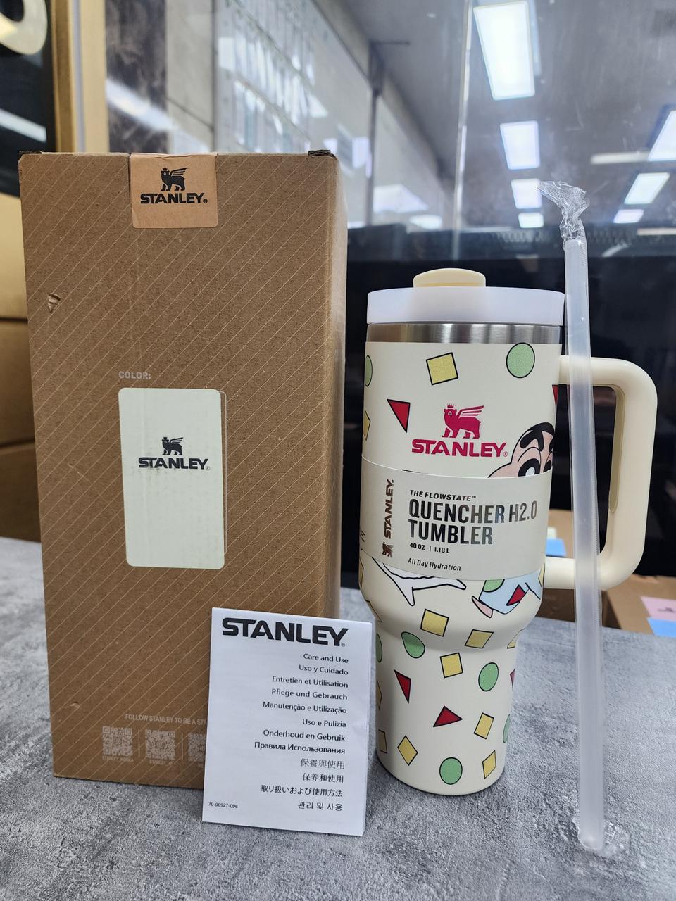 (새상품)  짱구에디션 스탠리텀블러 판매합니다 (1.18L)
