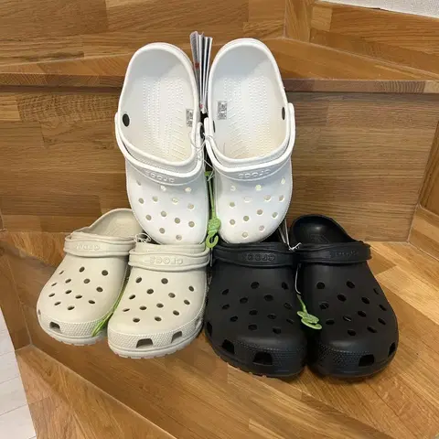 크록스 클래식 클로그 크림/화이트/블랙