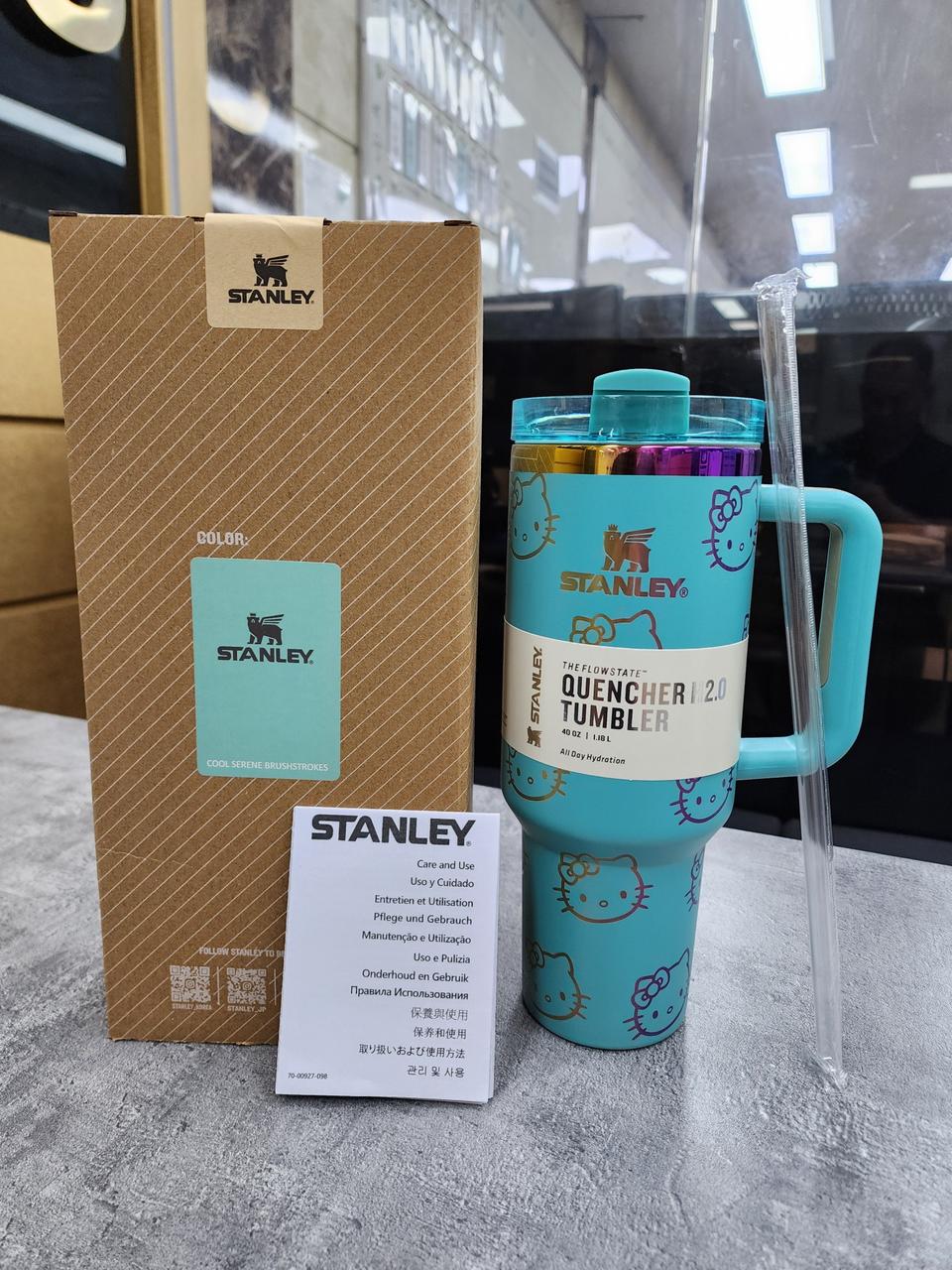 (새상품) 헬로키티 스탠리텀블러 판매합니다 (1.18L)