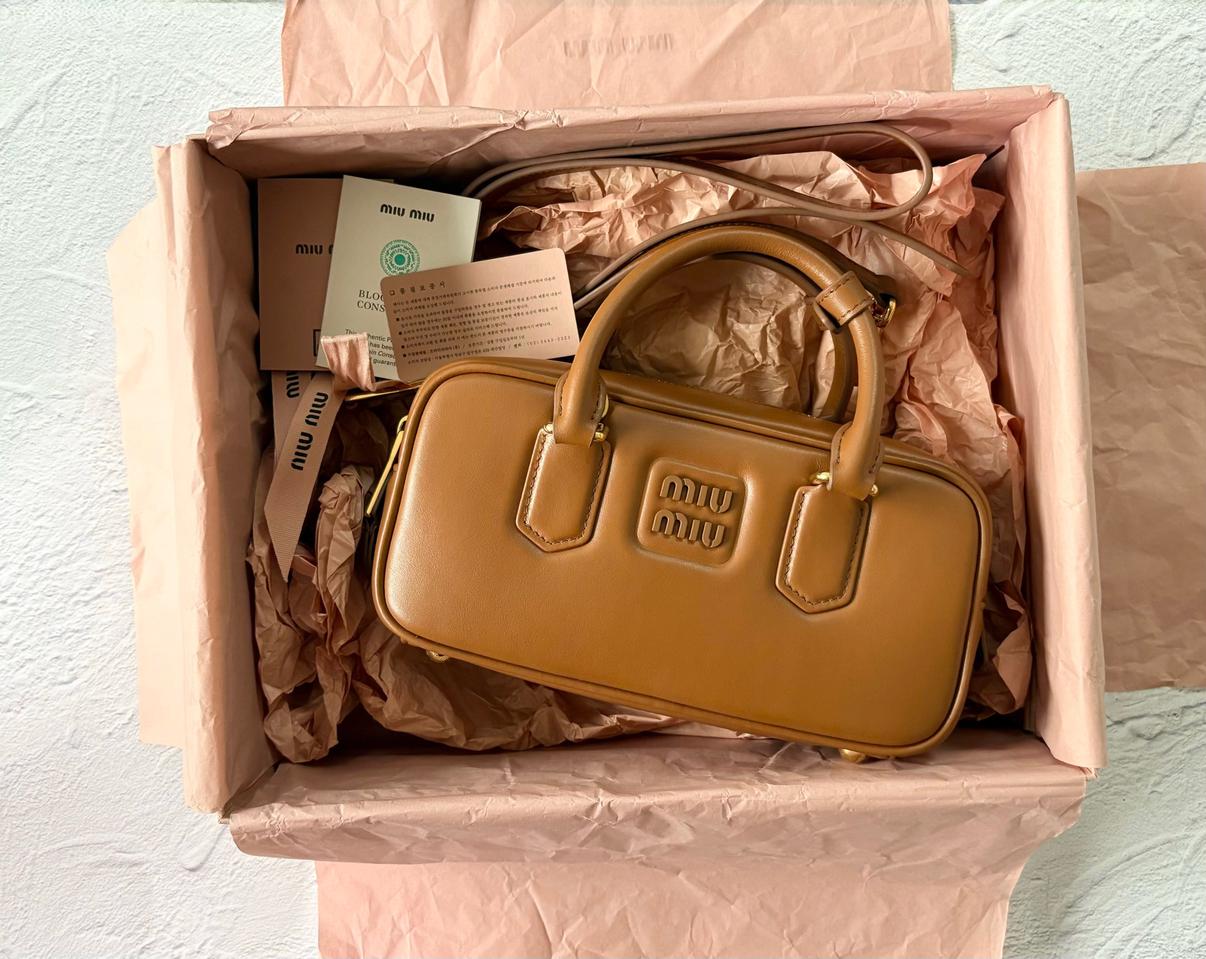 미우미우 아르카디백 스몰