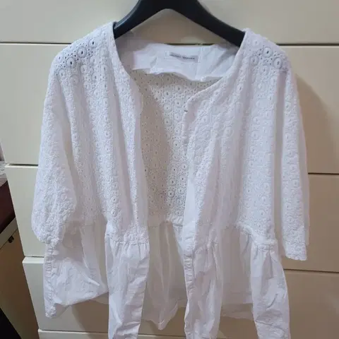 멜로디가든 펀칭 블라우스