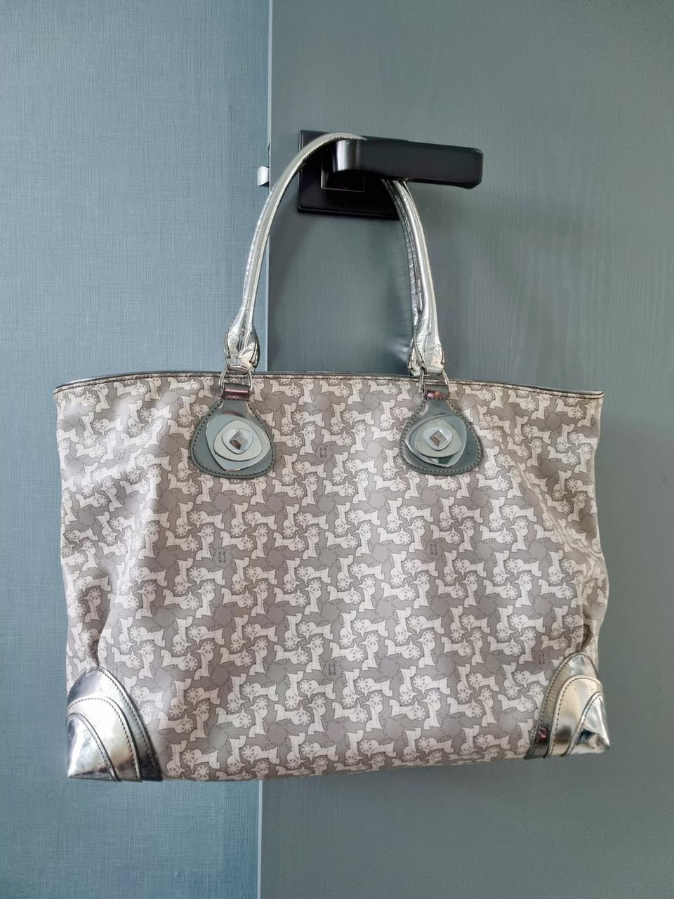 정품 셀린느 쇼퍼백