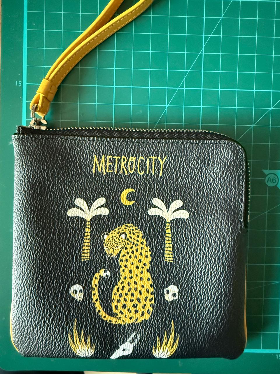 메트로시티 파우치