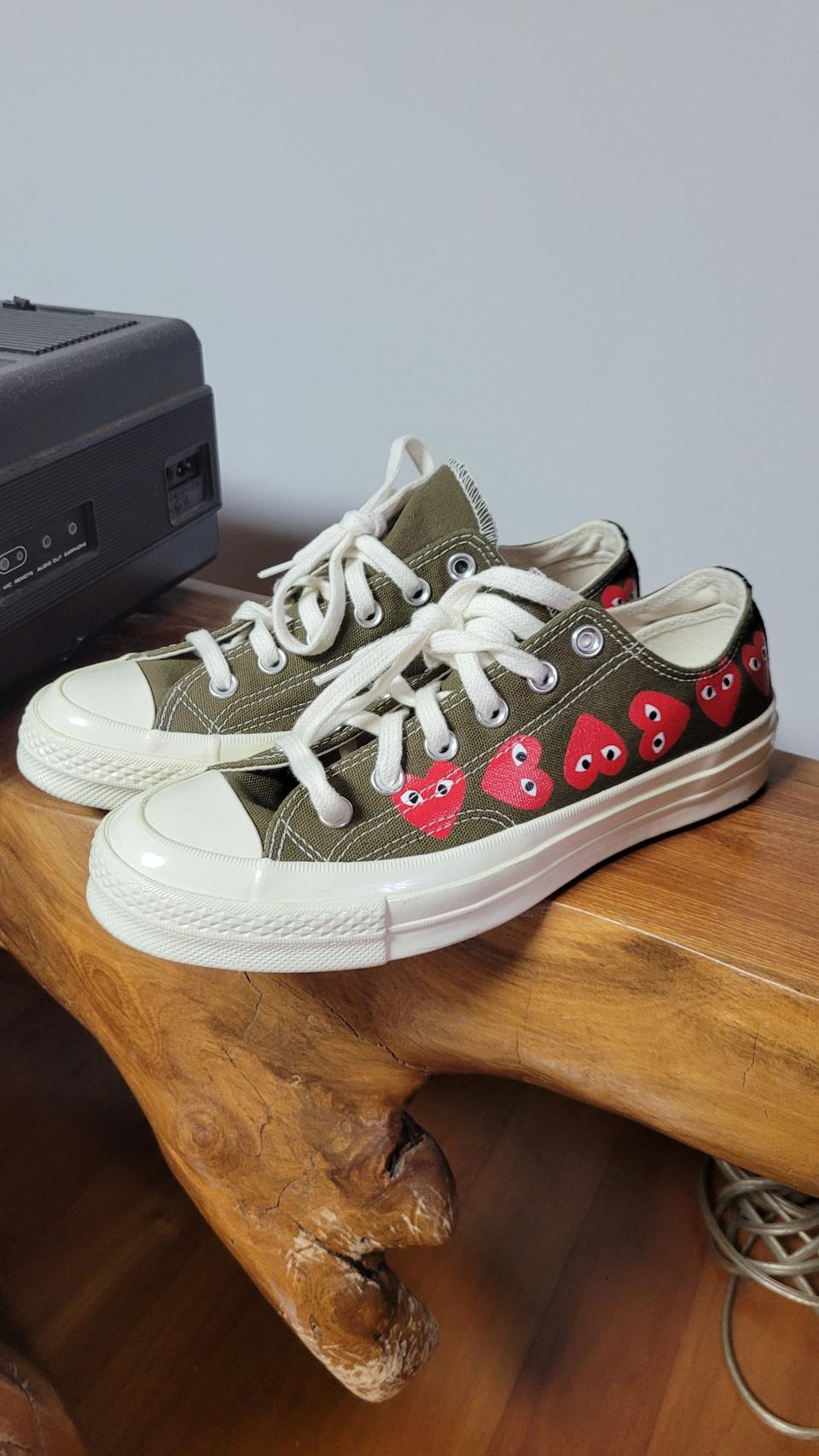 정품 꼼데 컨버스 멀티하트척 245 카키