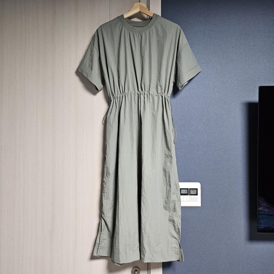 니트 라운드넥 사각사각원피스