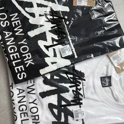 정품 무료배송) 스투시 STUSSY 월드투어 반팔 / 블랙 화이트