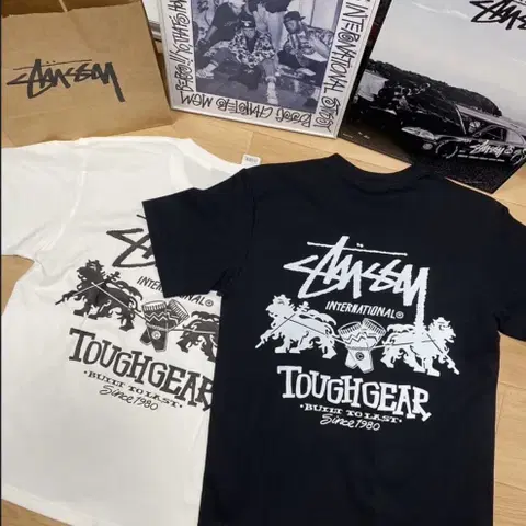 정품/무료배송) 스투시 STUSSY 인터네셔널 반팔 / 블랙 화이트