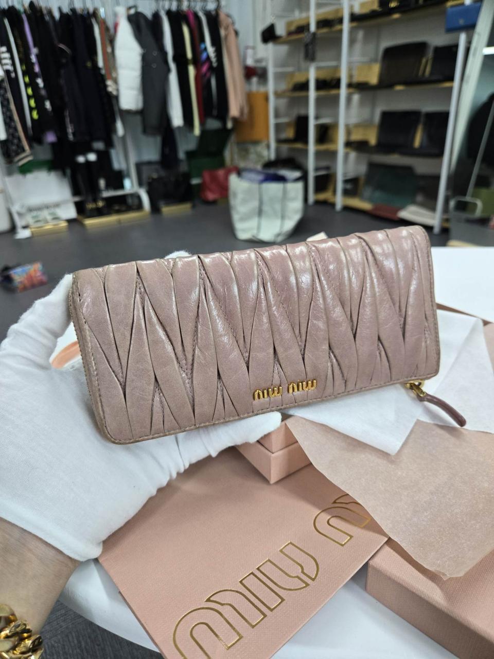 [정품]미우미우 마틀라세 장지갑