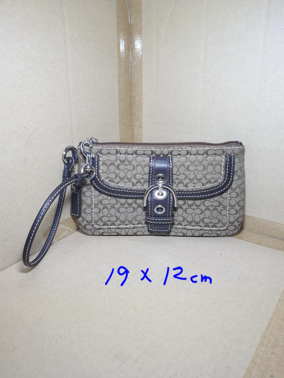 코치 Coach 미니 시그니쳐 버클 손목가방